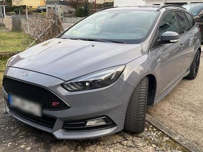 Gebraucht Ford Focus ST 250 PS (183 kW) 2018 Grau Kombi