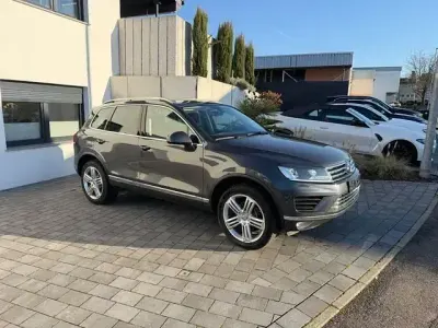 Używany VW Touareg Terrain Tech 262 KM (192 kW) 2015 Szary SUV