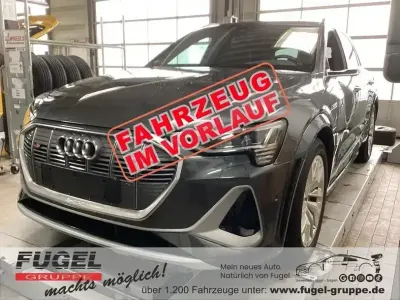 Gebraucht Audi e-tron Ambiente 369 kW (503 PS) 2023 Daytonagrau perleffekt SUV