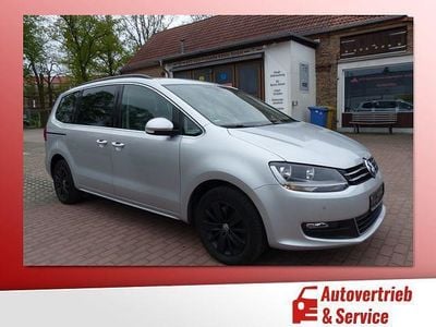 Grau Gebraucht 2015 VW Sharan Van / Kleinbus | 16.740 € (Guter Preis)