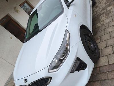 Second-hand Kia Ceed Vision 140 CP (102 kW) 2021 Alb Hatchback