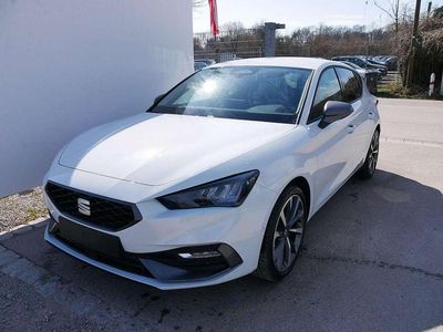 Neu Seat Leon FR 184 PS (135 kW) 2026 Nevadaweiß metallic Limousine
