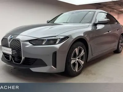 Gebraucht BMW i4 Sport Line 210 kW (286 PS) 2025 Skyscraper grau metallic Limousine