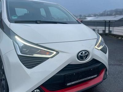 Weiß Gebraucht 2020 Toyota Aygo Team Kleinwagen | 9.990 € (Guter Preis)