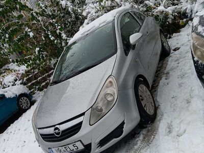 gebraucht Opel Corsa 1.2 benzin mit klimatik mit tuv bis 2024 augus