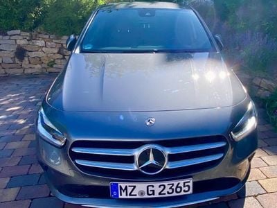 Mercedes B180