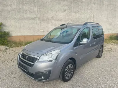 Gebraucht Peugeot TePee Active 99 PS (72 kW) 2016 Grau Van / Kleinbus