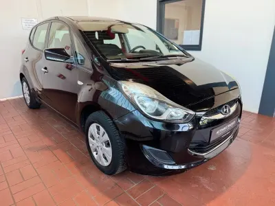 Gebraucht Hyundai ix20 90 PS (66 kW) 2012 Schwarz Kleinwagen