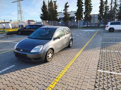 Gebraucht Ford Fiesta Futura 60 PS (44 kW) 2005 Kleinwagen