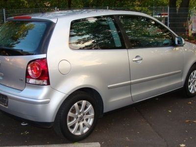 Gebraucht VW Polo Sportline 64 PS (47 kW) 2006 Silber metallic Kleinwagen