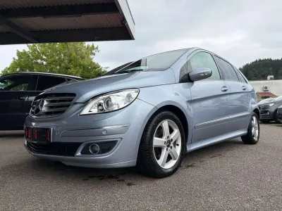 Gebraucht Mercedes B200 193 PS (141 kW) 2005 Amethyst metallic Van / Kleinbus