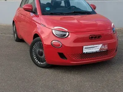 Usata Fiat 500e Red 86 kW (118 CV) 2022 Rosso Utilitaria