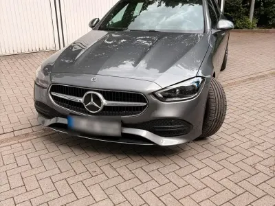 Gebraucht Mercedes C200 Avantgarde 163 PS (119 kW) 2024 Grau Limousine