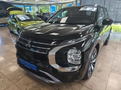 Gebraucht Mitsubishi Outlander P-HEV Top 136 PS (100 kW) 2025 Schwarz SUV