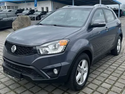 Gebraucht SsangYong Korando 150 PS (110 kW) 2015 Grau SUV