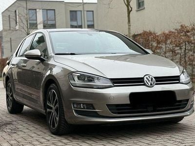 Gebraucht VW Golf VII Edition 150 PS (110 kW) 2015 Braun Limousine