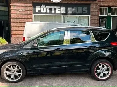 Gebraucht Ford Kuga Individual 140 PS (102 kW) 2014 Schwarz SUV