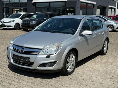 Gebraucht Opel Astra Cosmo 116 PS (85 kW) 2007 Silber Limousine