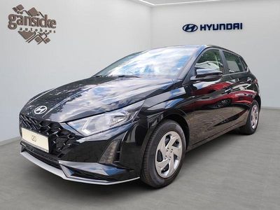 Neu Hyundai i20 Select 101 PS (74 kW) 2025 Schwarz Limousine