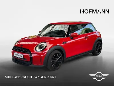 Occasion Mini ONE Classic 102 PK (75 kW) 2022 Rood Hatchback