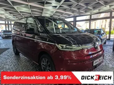 Käytetty VW Multivan Life 150 HP (110 kW) 2023 Punainen Tila-auto