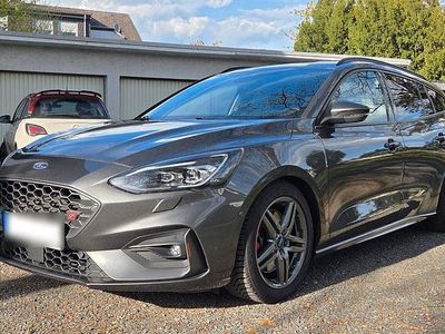 Usata Ford Focus ST 190 CV (139 kW) 2019 Grigio Station wagon