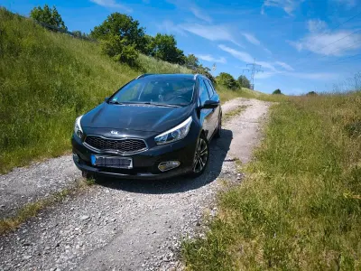 Gebraucht Kia Ceed 131 PS (96 kW) 2014 Schwarz Kleinwagen