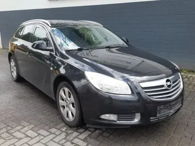 Gebraucht Opel Insignia 160 PS (117 kW) 2011 Schwarz Kombi