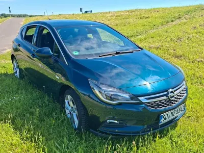 Gebraucht Opel Astra Innovation 105 PS (77 kW) 2016 Grün Limousine