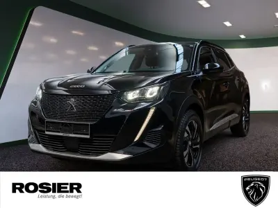Gebraucht Peugeot e-2008 Allure 100 kW (136 PS) 2022 Schwarz / perla nera schwarz SUV