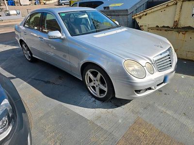 Gebraucht Mercedes E220 170 PS (125 kW) 2006 Silber Limousine