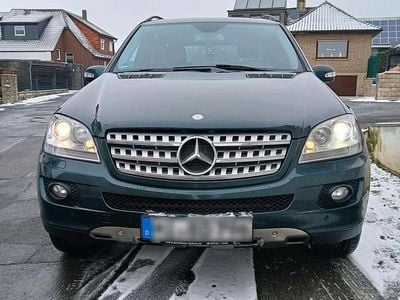 Gebraucht Mercedes ML320 257 PS (189 kW) 2008 Grün SUV