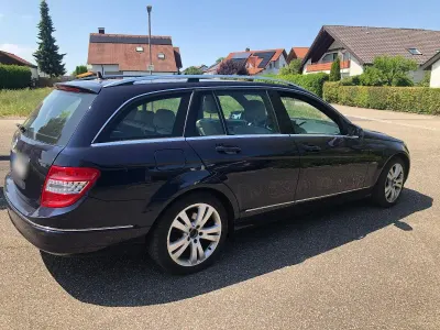 Gebraucht Mercedes C200 136 PS (100 kW) 2010 Blau Kombi