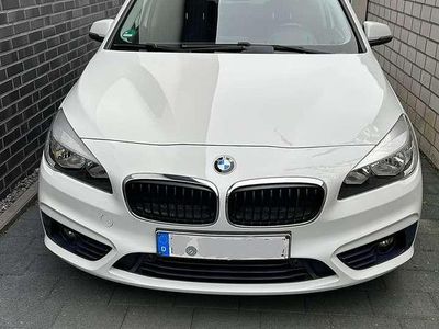 Gebraucht BMW 216 Sport Line 116 PS (85 kW) 2015 Weiß Van / Kleinbus