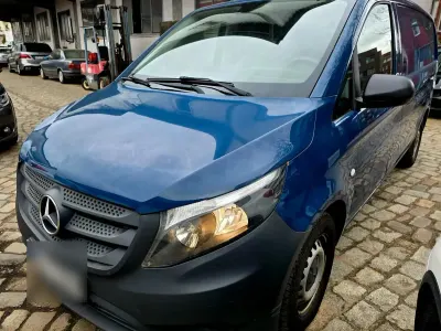 Używany Mercedes Vito 116 KM (85 kW) 2017 Niebieski Van