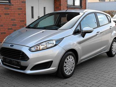 Gebraucht Ford Fiesta Trend 95 PS (69 kW) 2014 Silber Kleinwagen