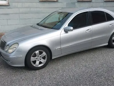 Gebraucht Mercedes E280 177 PS (130 kW) 2004 Silber Limousine