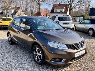 Gebraucht Nissan Pulsar Acenta 116 PS (85 kW) 2015 Kleinwagen