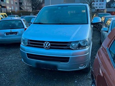 Gebraucht VW Caravelle 140 PS (102 kW) 2011 Silber Van / Kleinbus