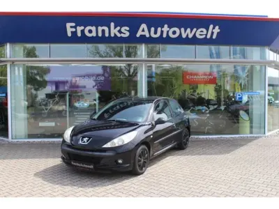 Gebraucht Peugeot 206 60 PS (44 kW) 2010 Lackierung schwarz perla nera/me (metallic) Kleinwagen