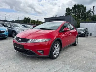 Gebraucht Honda Civic Comfort 99 PS (72 kW) 2011 Rot Limousine