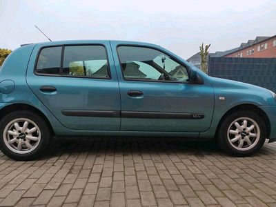Brugt Renault Clio II 75 HK (55 kW) 2003 Grøn Sedan