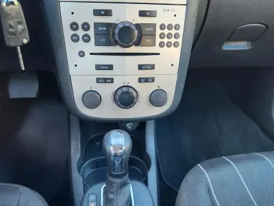 Gebraucht Opel Corsa 90 PS (66 kW) 2007 Silber Kleinwagen