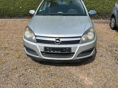 Second-hand Opel Astra 125 CP (91 kW) 2005 Argintiu Hatchback