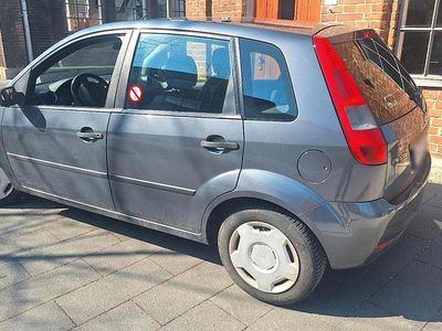 Gebraucht Ford Fiesta 80 PS (58 kW) 2005 Blau Kleinwagen