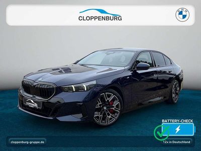 Gebraucht BMW 550e M Sport 489 PS (359 kW) 2024 Bmw individual tansanitblau Limousine