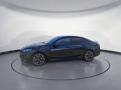 Gebraucht BMW 223 Active Tourer M Sport 204 PS (150 kW) 2025 Schwarz Van / Kleinbus