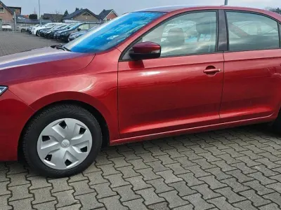 Usata Seat Toledo 90 CV (66 kW) 2015 Rosso Utilitaria