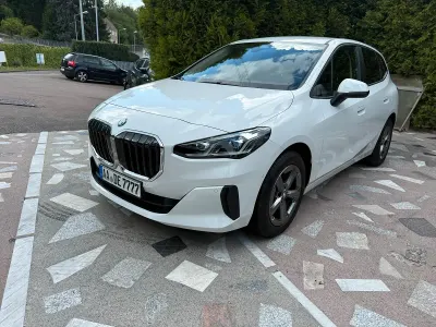 Gebraucht BMW 218 Active Tourer 150 PS (110 kW) 2023 Weiß Van / Kleinbus