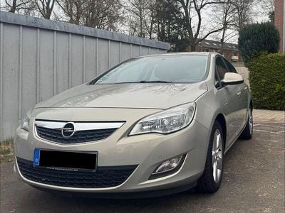 Gebraucht Opel Astra Edition 116 PS (85 kW) 2010 Grau Limousine